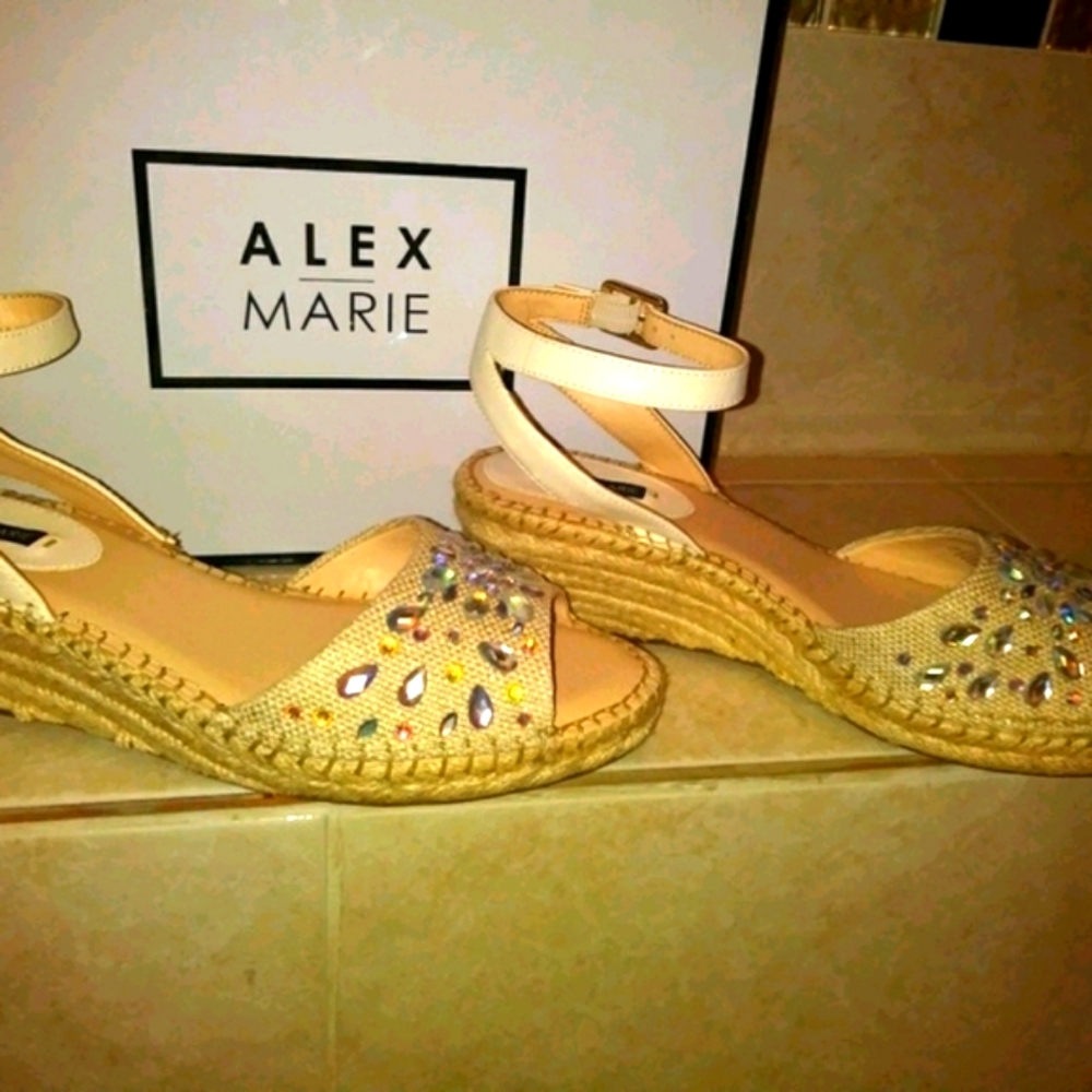 BRAND NEW**  espadrille wedges - Picture 4 of 6